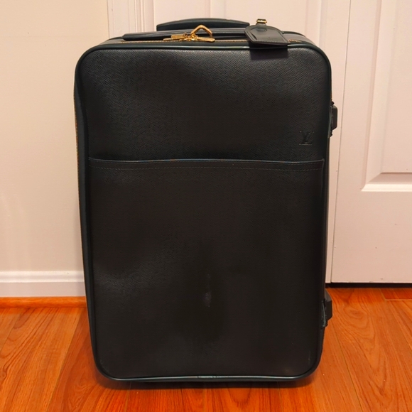 Louis Vuitton Pegase Taiga Leather Rolling Suitcase - Picture 2 of 16